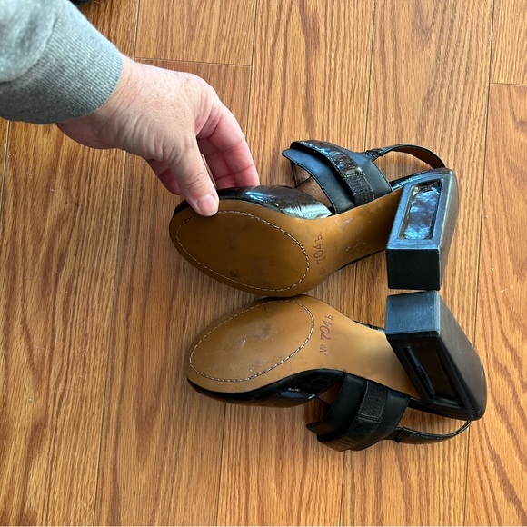 Shoes - Picture 4 of 4